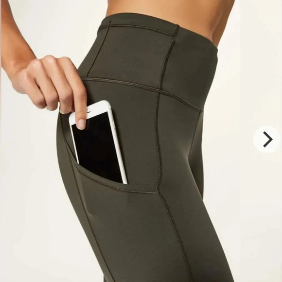 Lululemon sz 4 Fast & Free 7/8 Tight II Nulux 25"
Drk Olive excellent condition - Picture 15 of 15